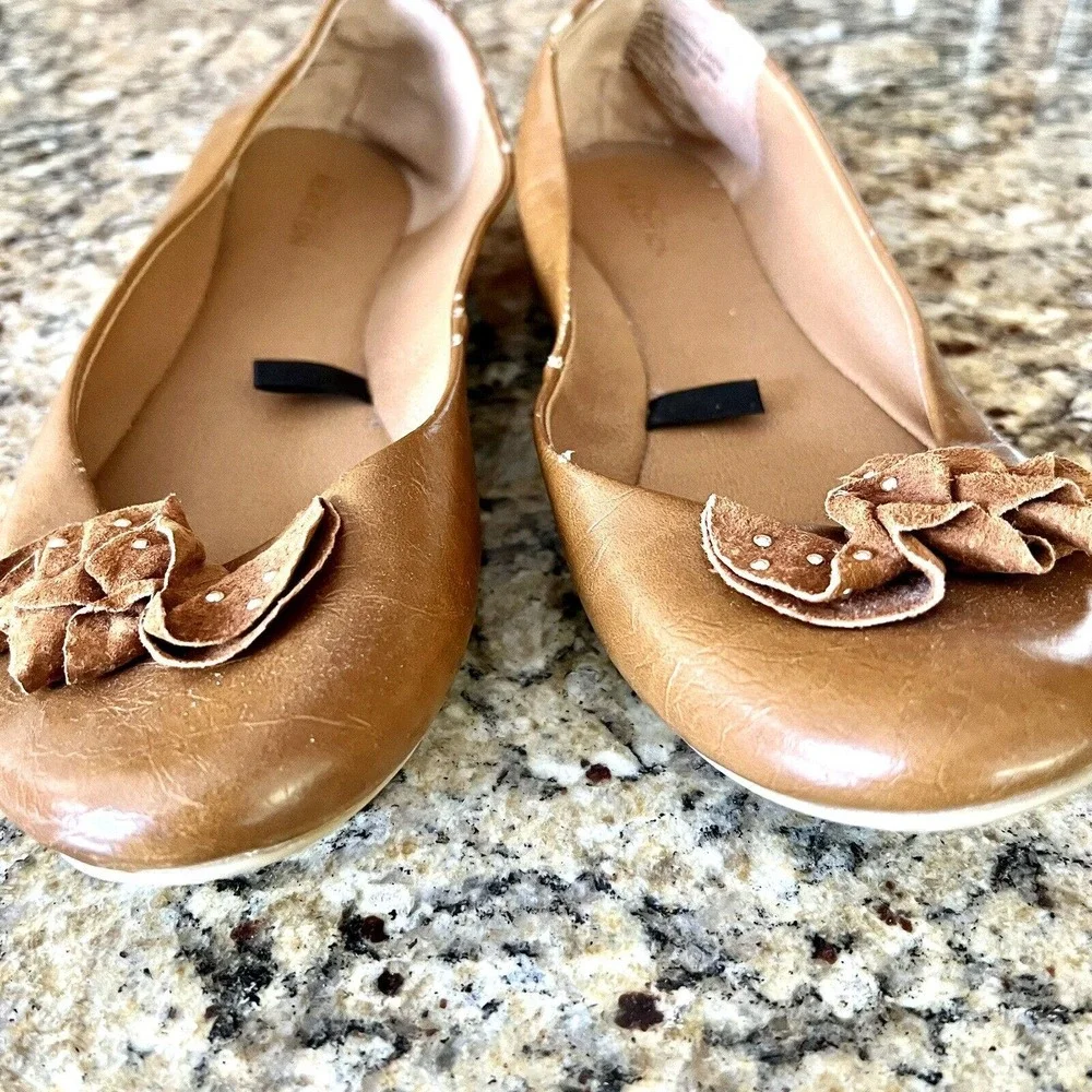 Kenneth Cole Reaction Ballet Flats 8.5 M Whiskey Brown Leatherette; Flower Bow